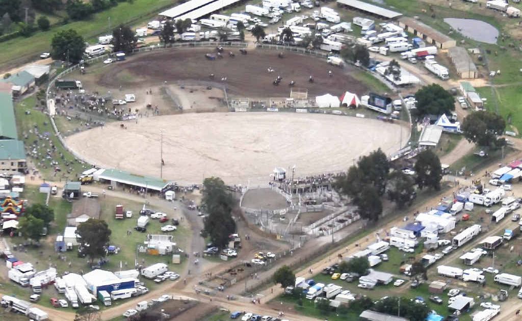 An aerial photo of a packed Warwick Showgrounds.